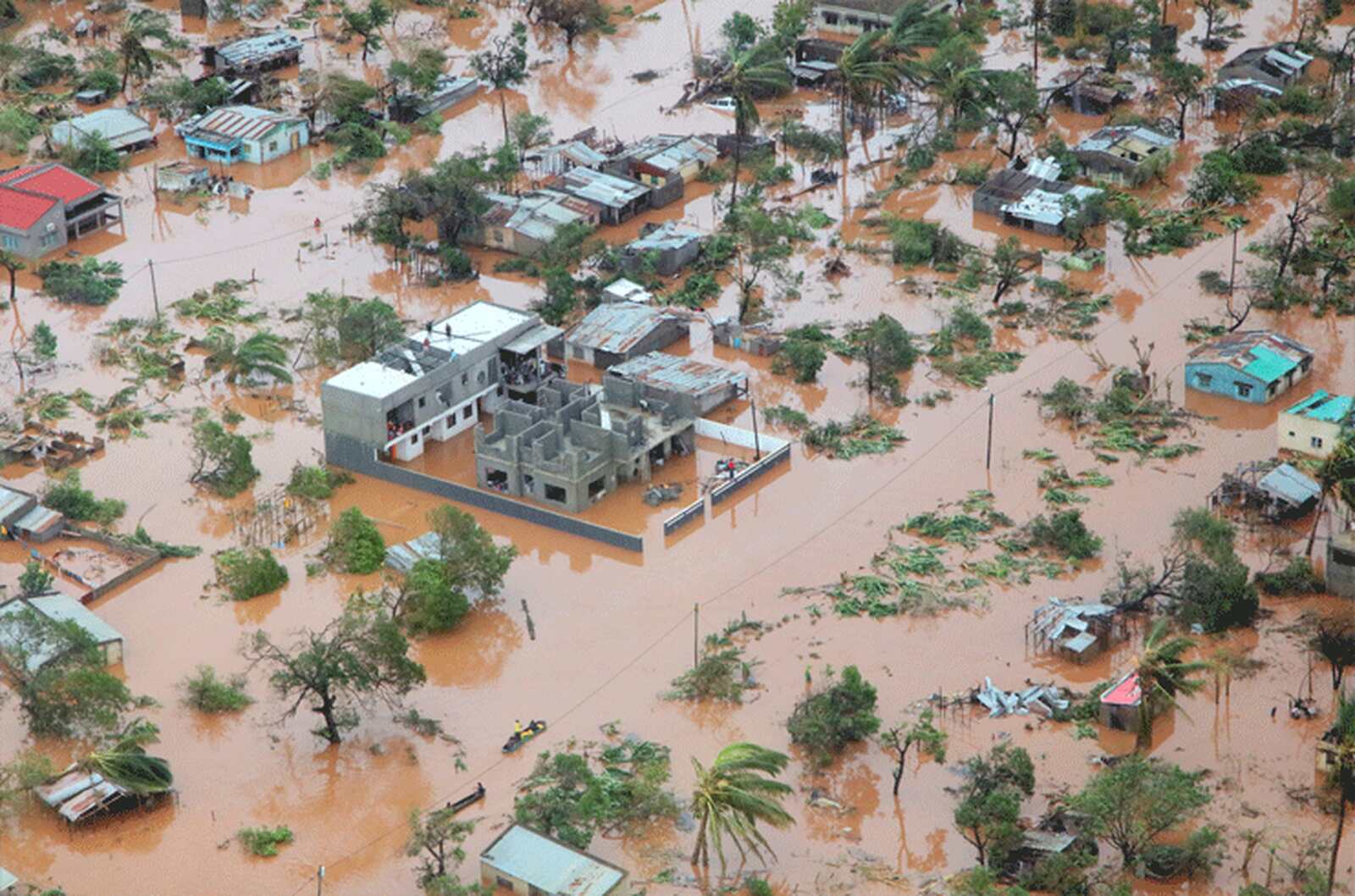 CHEIAS chuvas inundacoes.jpg