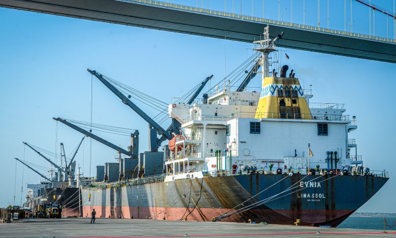 PORTO DE MAPUTO navio porto 780x470 1.jpg