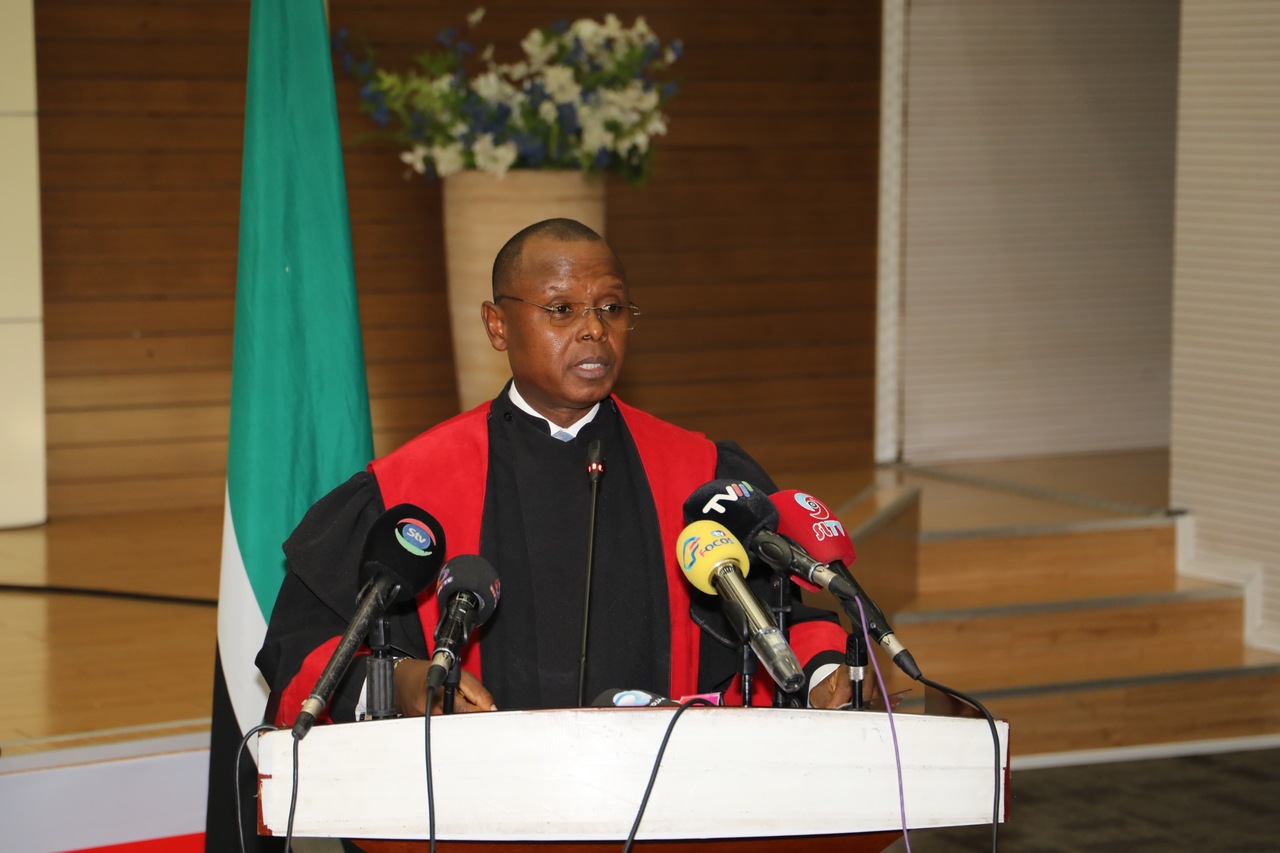 Procurador Geral da Republica Americo Letela.jpg