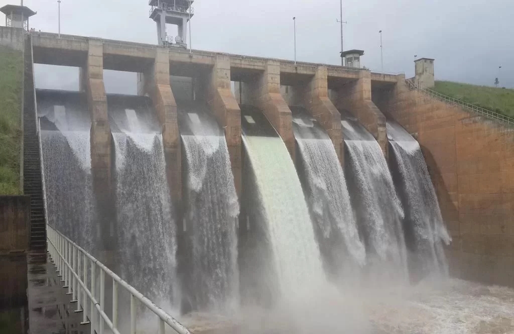 Barragem de pequenos limbobos.jpg
