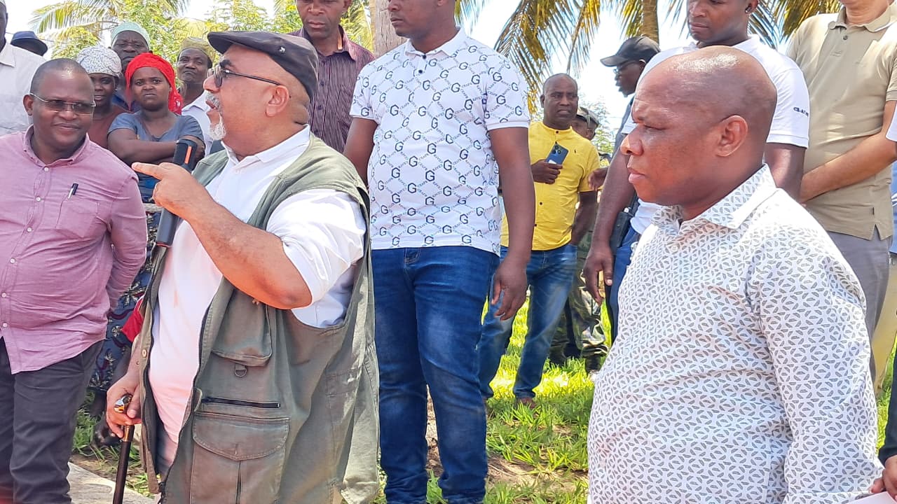 Eduardo abdula funcionarios angoche.jpg