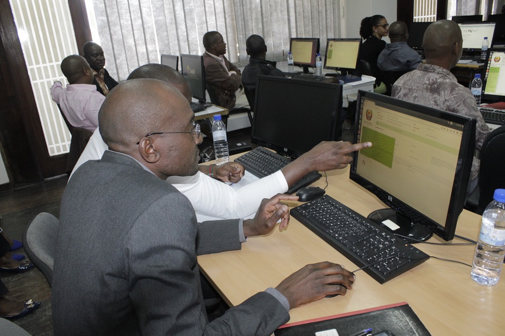 Funcao publica funcionarios mais velhos.jpg