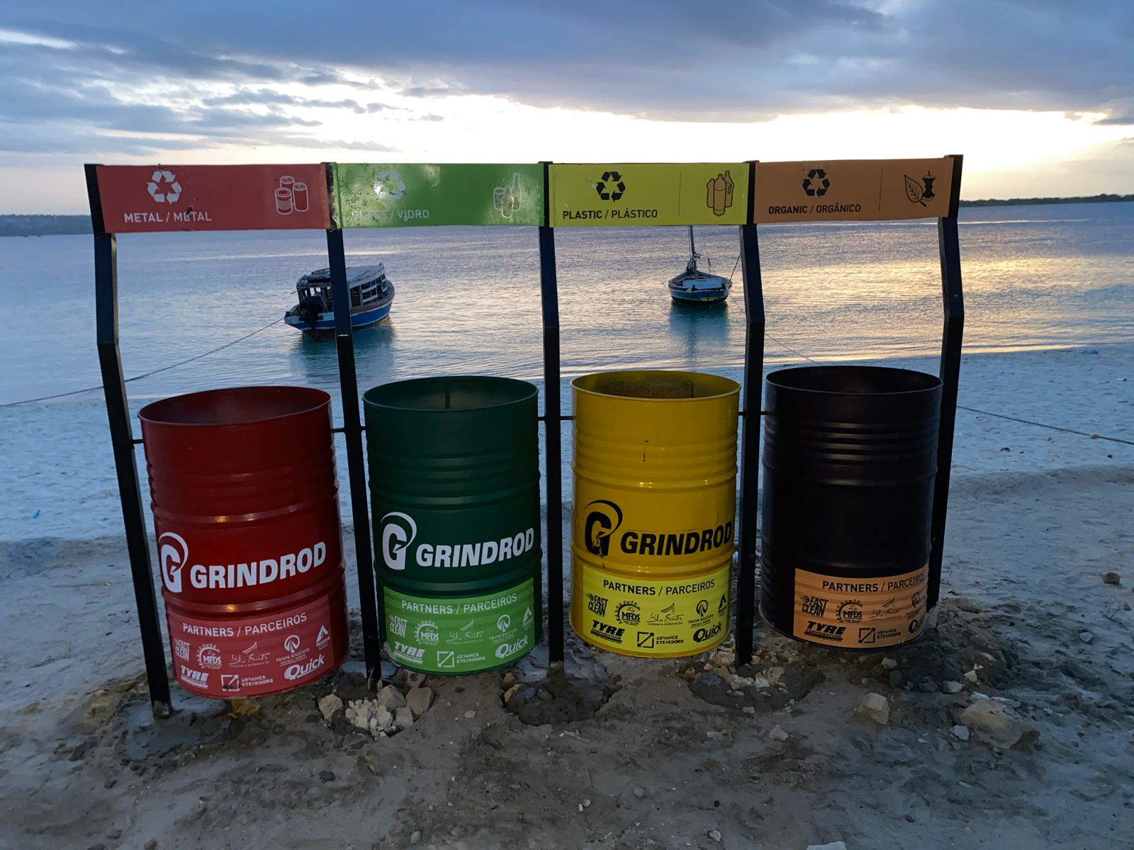 BEACH CLEANING PIC.jpeg