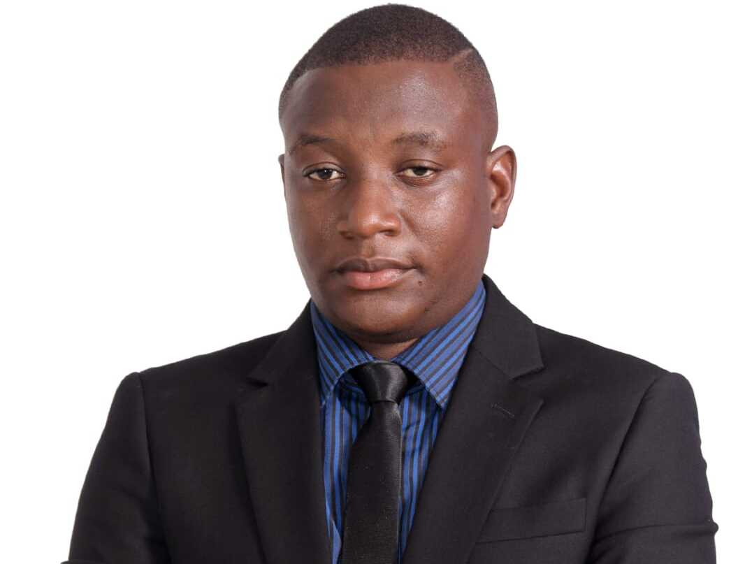 Clesio Foia Economista 1.jpeg