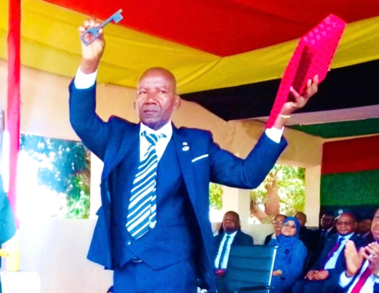 Ernesto da Silva e o novo edil de Alto Molocue.jpeg