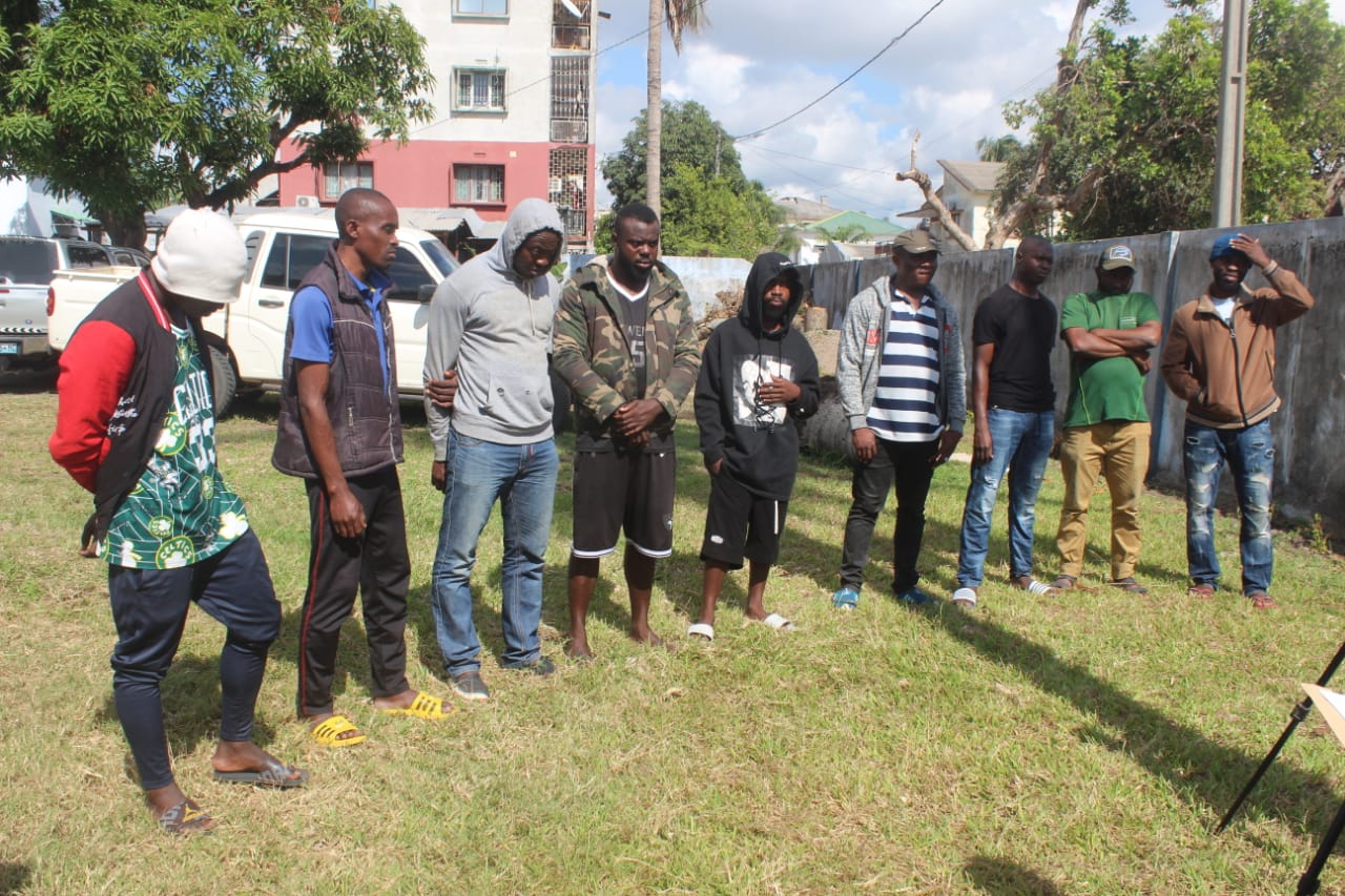 IMIGRANTES ILEGAIS.jpg