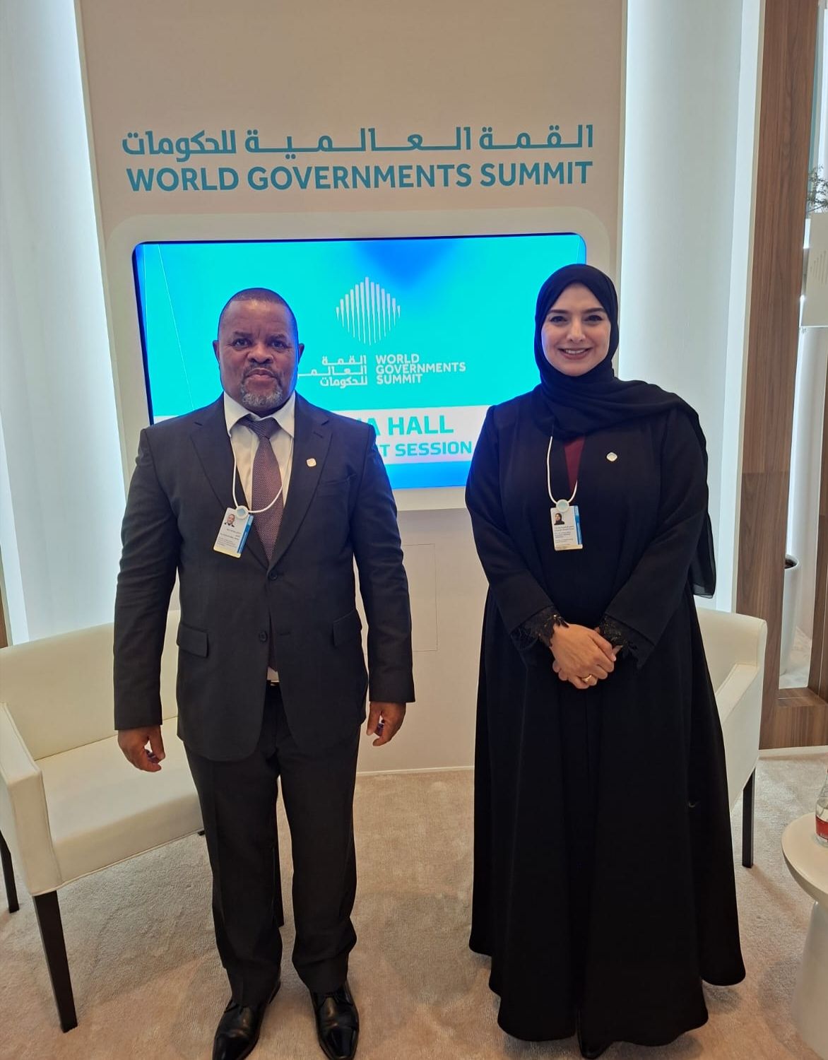 Ministro da Agricultura Ambiente e Pescas Roberto Mito Albino e a Ministra das Mudancas Climaticas e.jpeg