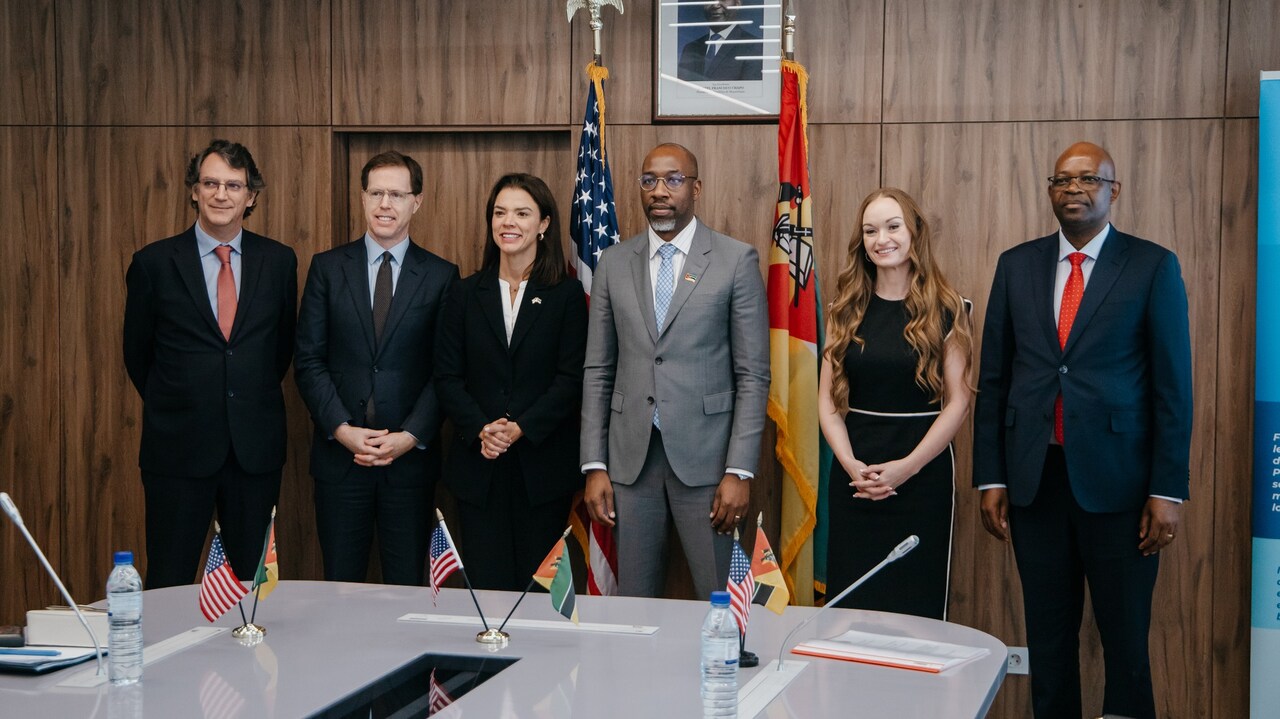 Mocambique e EUA assinam acordo para construcao de mais de 100 pontes metalicas.jpg