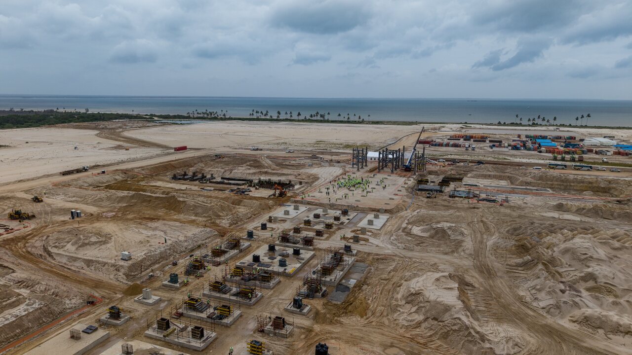 Presidente da Republica dirige cerimonia de relancamento do Projecto Mozambique LNG em Afungi na Bac.jpeg