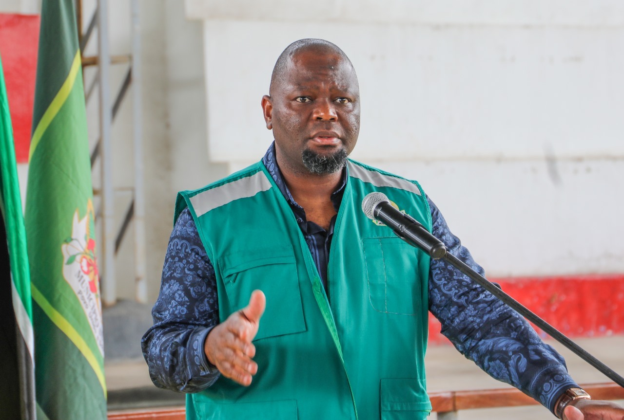 Razaque Manhique.jpg