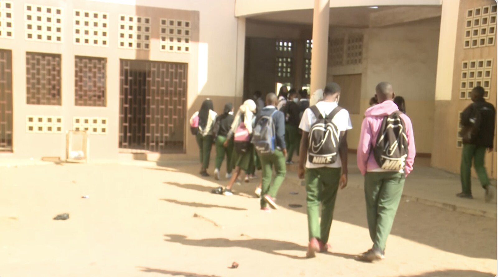 Drogas escolas maputo.jpg