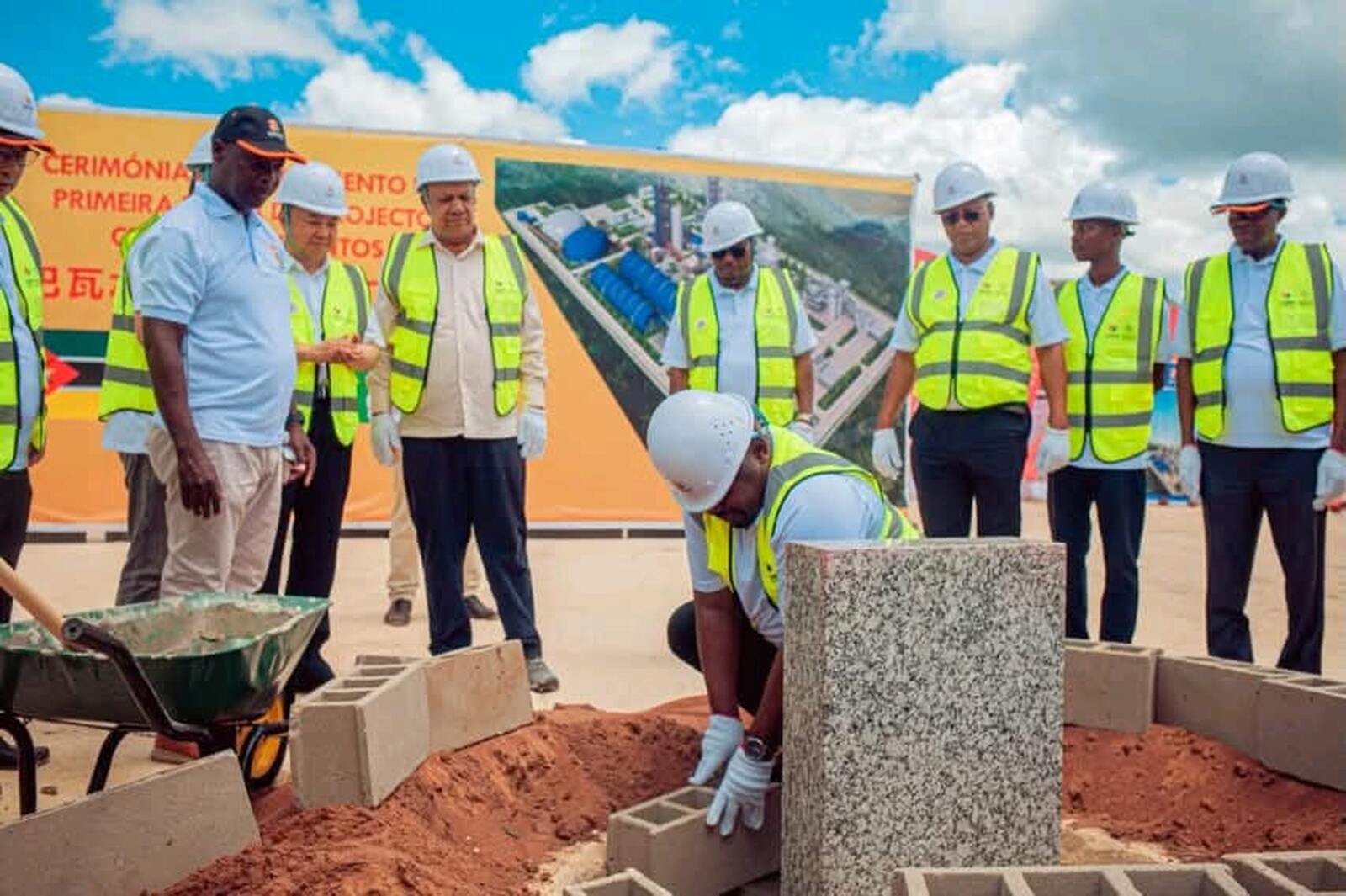 Fabrica de cimento Chibabava.jpg