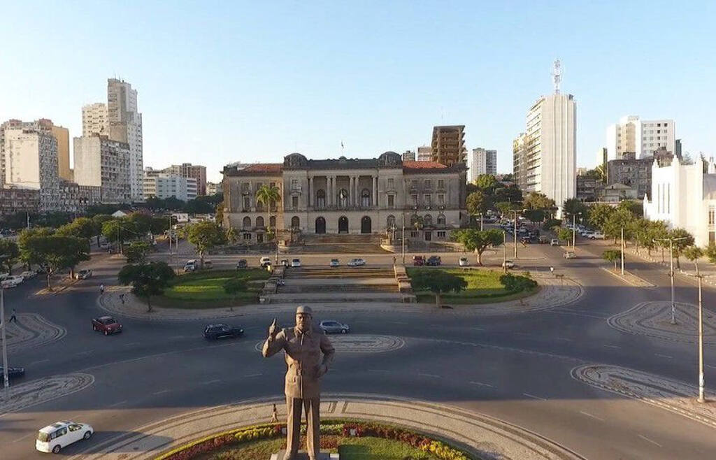 Municipio de maputo Easy Resize.com Easy Resize.com .jpg