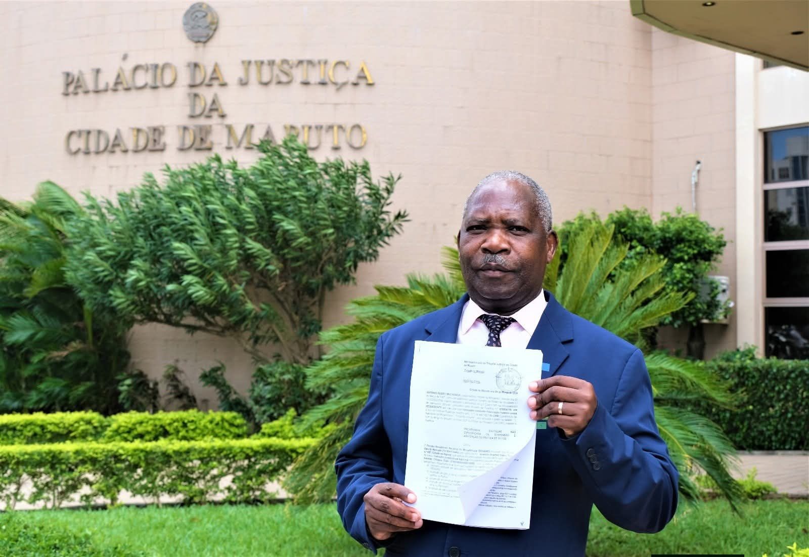 Antonio Muchanga no tribunal.jpg