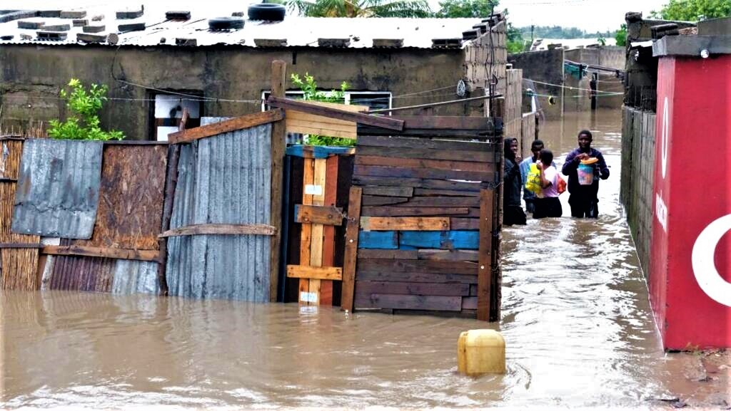 Chuvas maputo matola Easy Resize.com .jpg