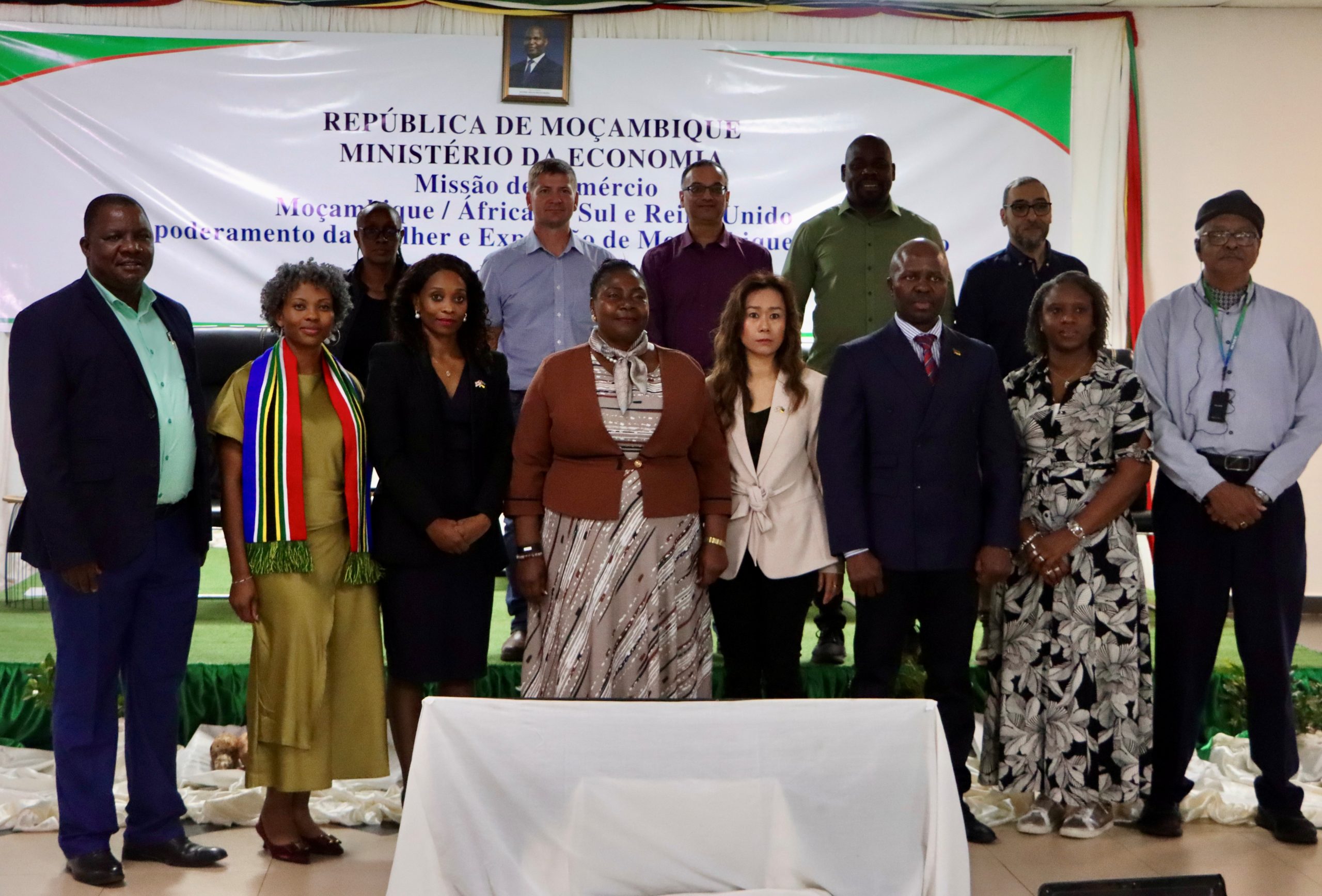 Mulheres empren scaled.jpg