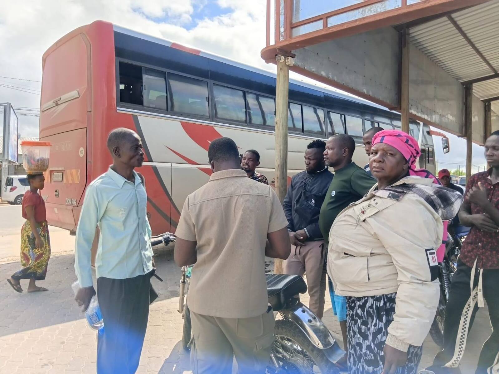 Nagi transportadora passageiros.jpg