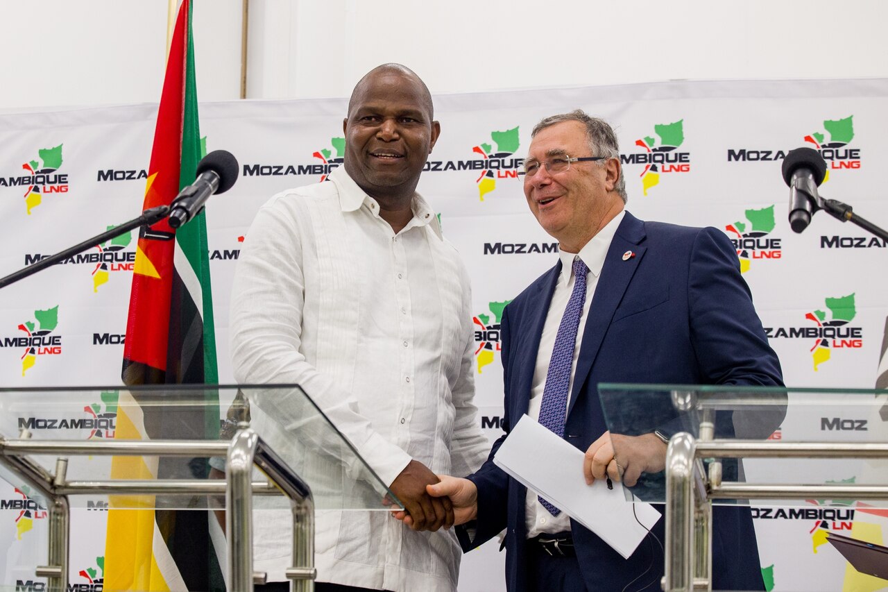 Presidente da Republica dirige cerimonia de relancamento do Projecto Mozambique LNG em Afungi na Bac.jpeg