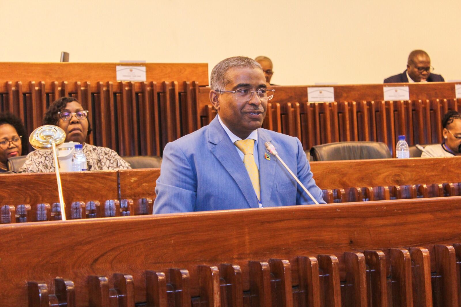 Ussene Isse parlamento a.jpg