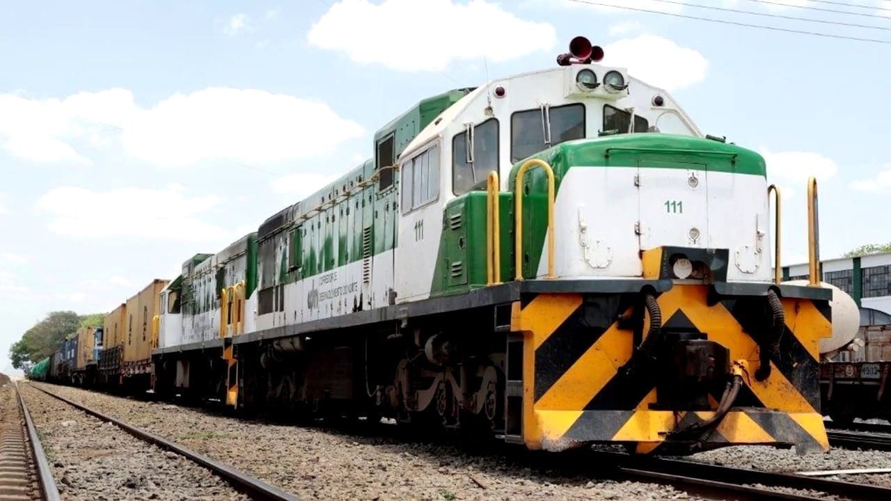 Comboio corredor norte.jpg