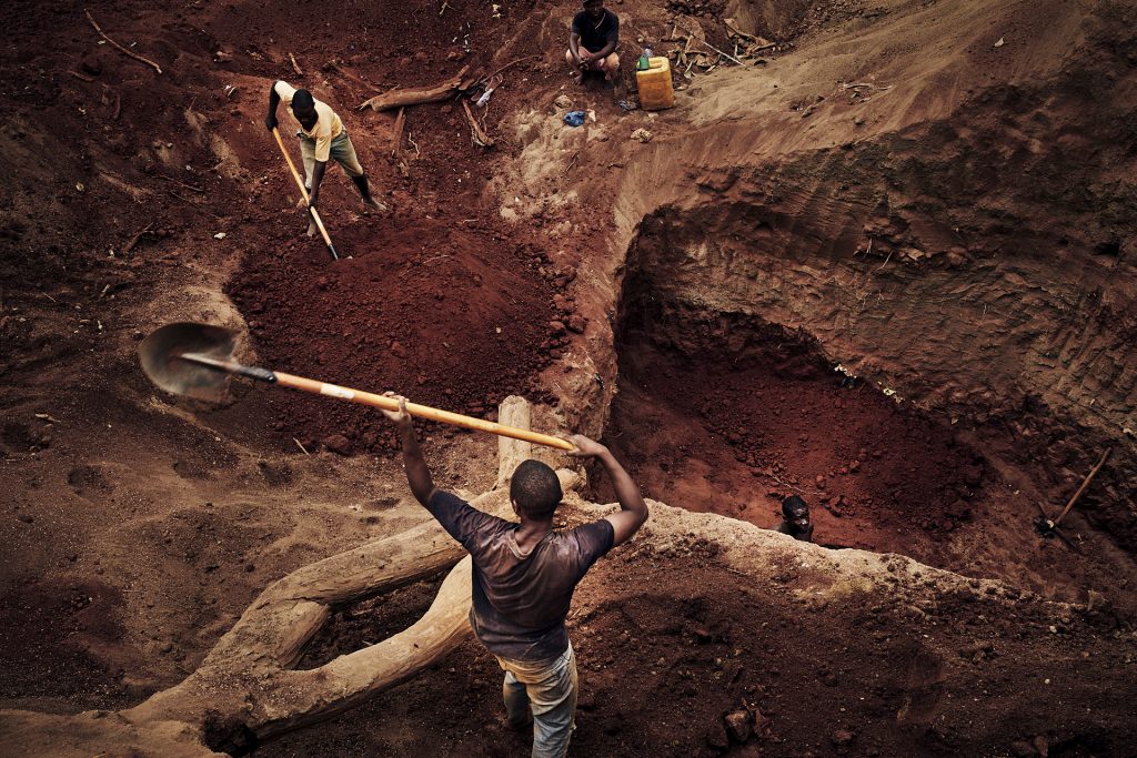 Garimpeiros de pedras semi preciosas 1024x683.jpg