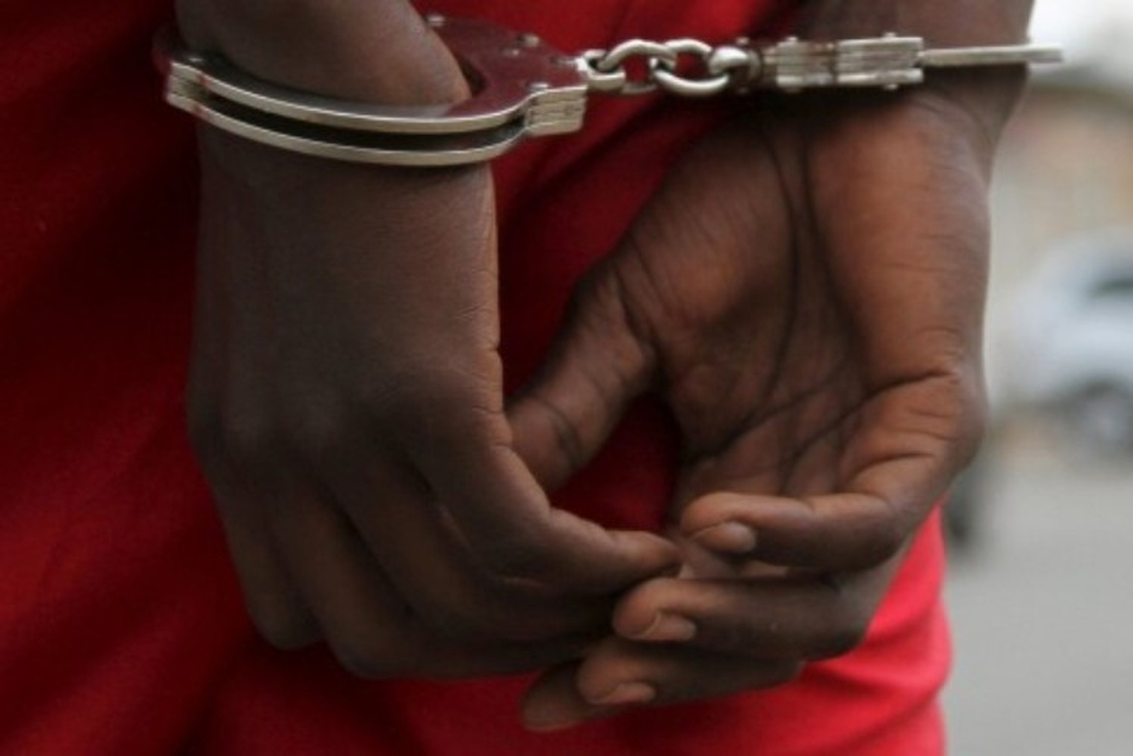 Homem detido Easy Resize.com .jpg