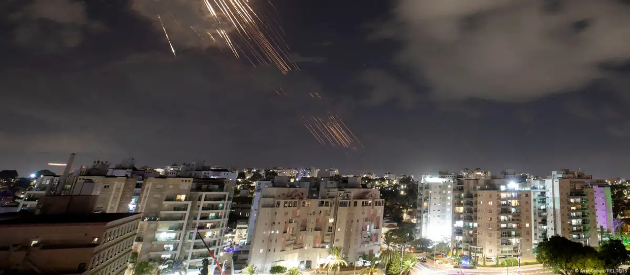 Misseis irao israel.jpg