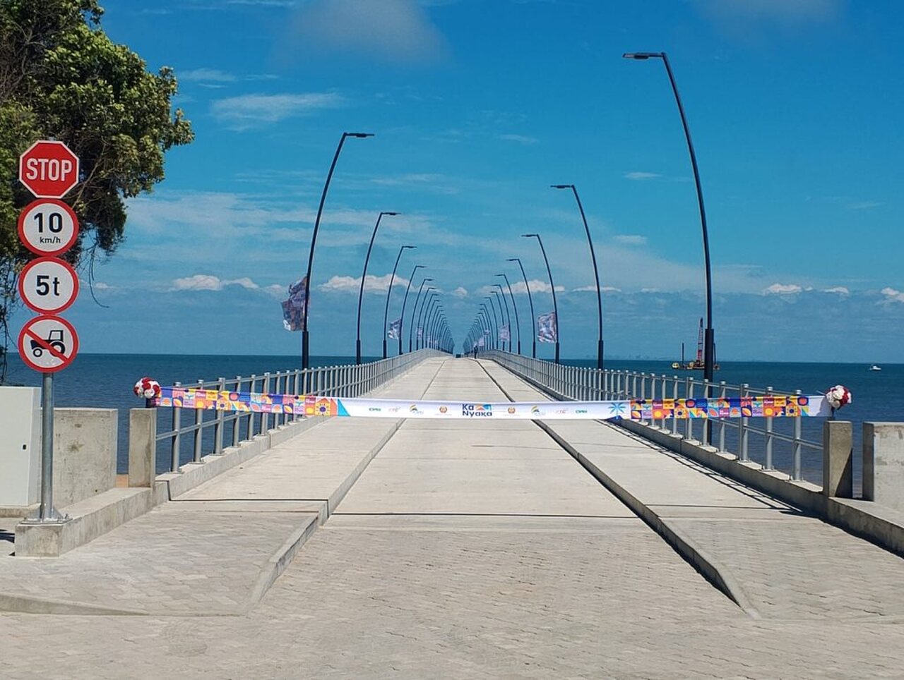 Ponte cais inhaka.jpg