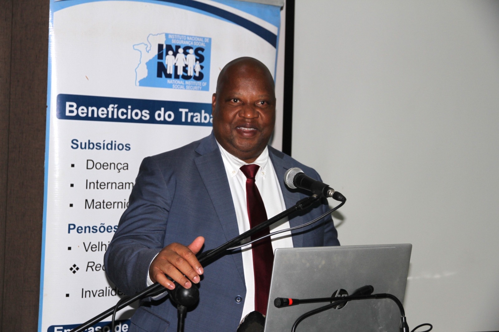 DIRECTOR INSS.jpg