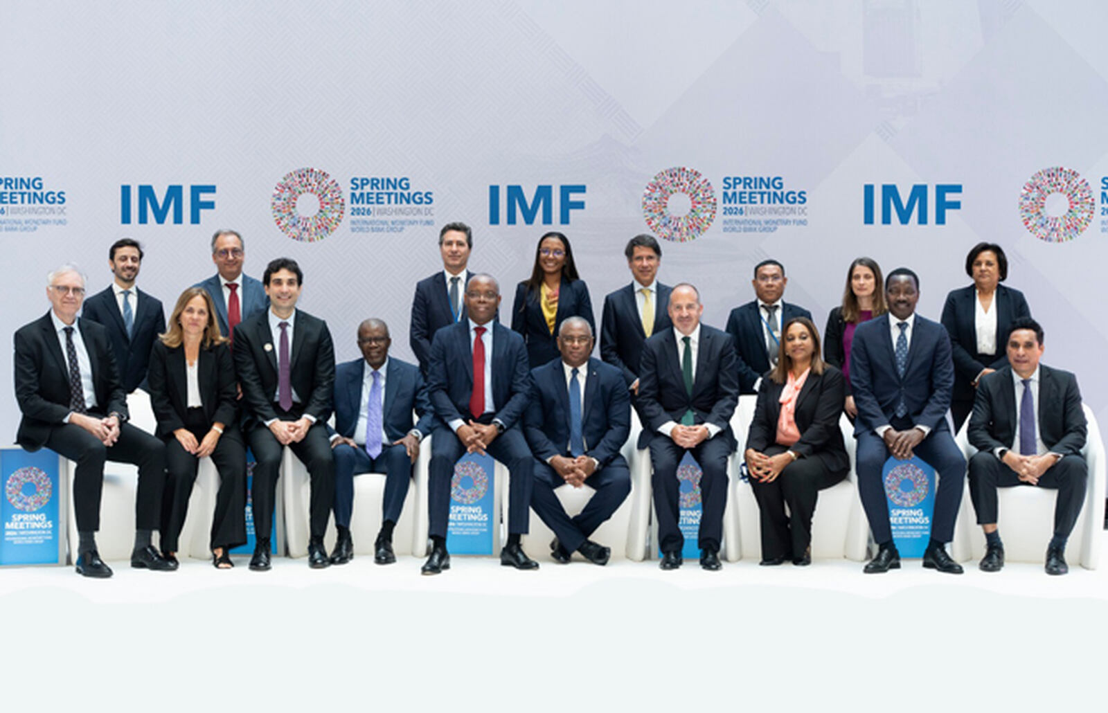 Governadores lusofonos Bancos Centrais.jpg