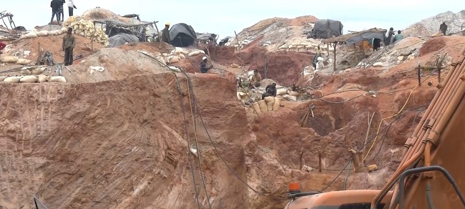 Mina seis carros.jpg