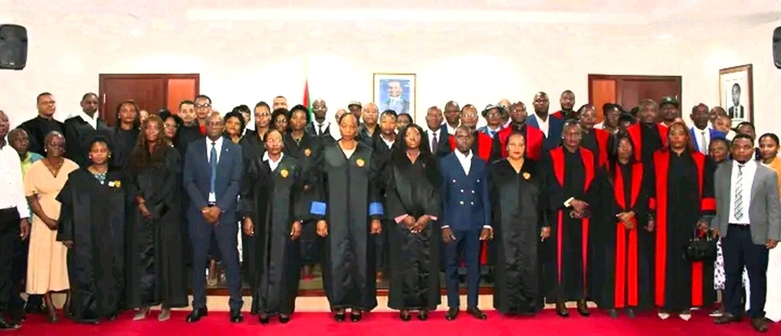 Tomada de pose juizas.jpg