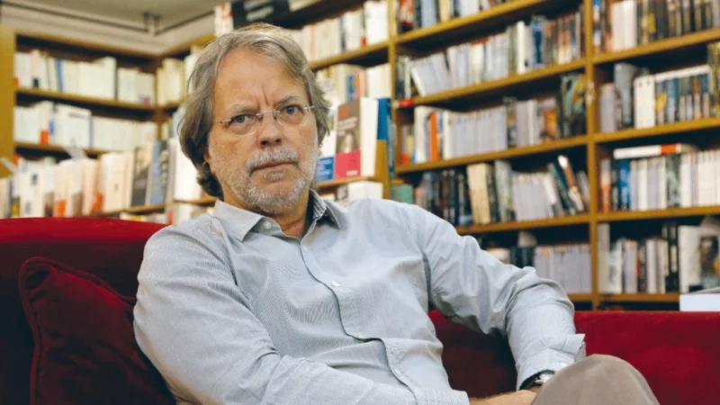 Chapo felicita Mia Couto pela atribuição do “Honoris Causa” na Hungria