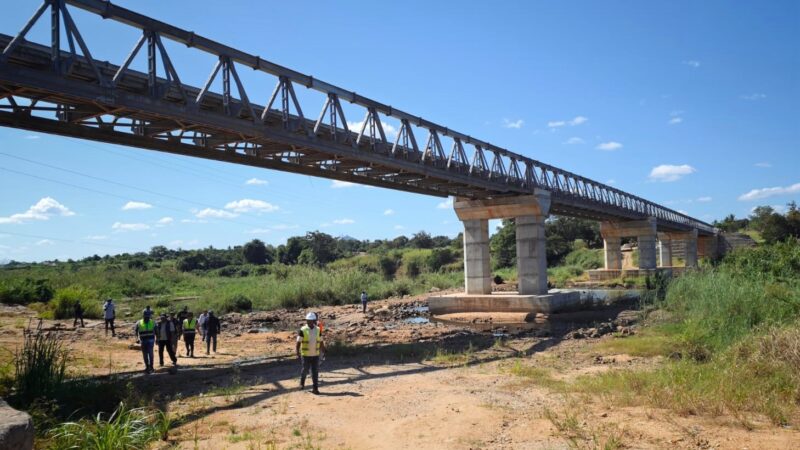 Missão do Banco Mundial avalia obras na Zambézia