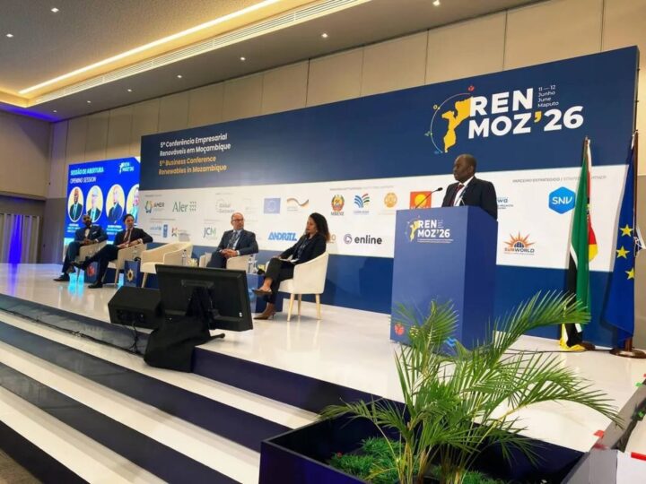 Moçambique defende aposta em energias renováveis para expansão da rede eléctrica